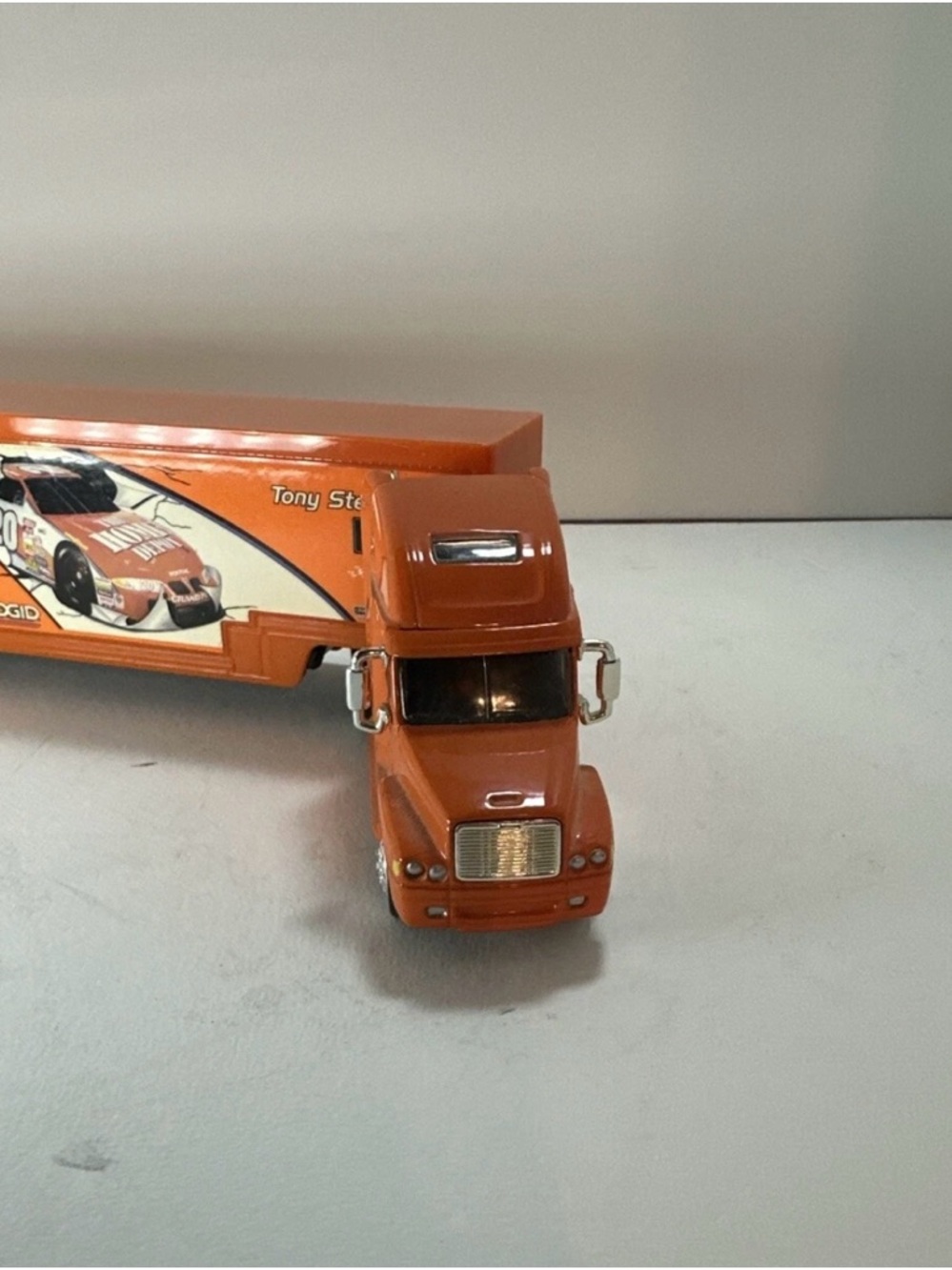HASBRO 1999 DIE-CAST THE HOME DEPOT  TONY STEWART # 20 TRANSPORTER - Picture 3 of 6